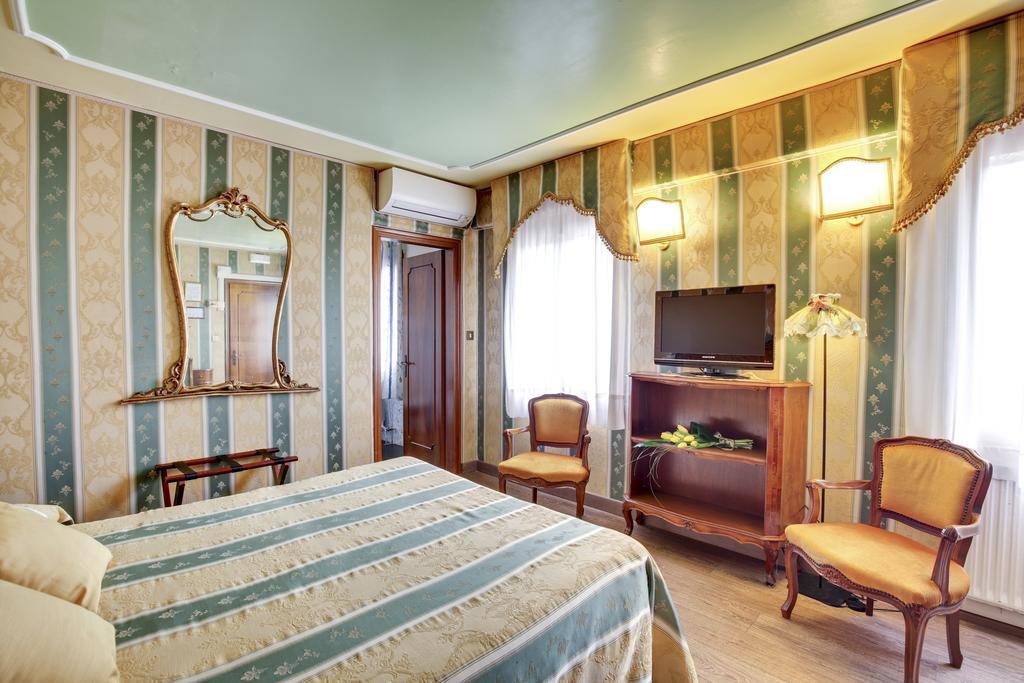 Locanda Antico Fiore Hotel Венеция Екстериор снимка